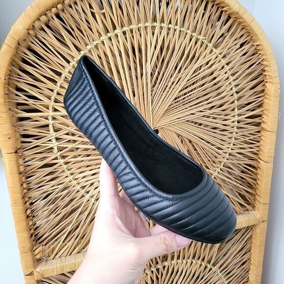 Kenneth Cole New York Tracy Leather Slip On Ballet Flat Black 6M - Picture 2 of 10